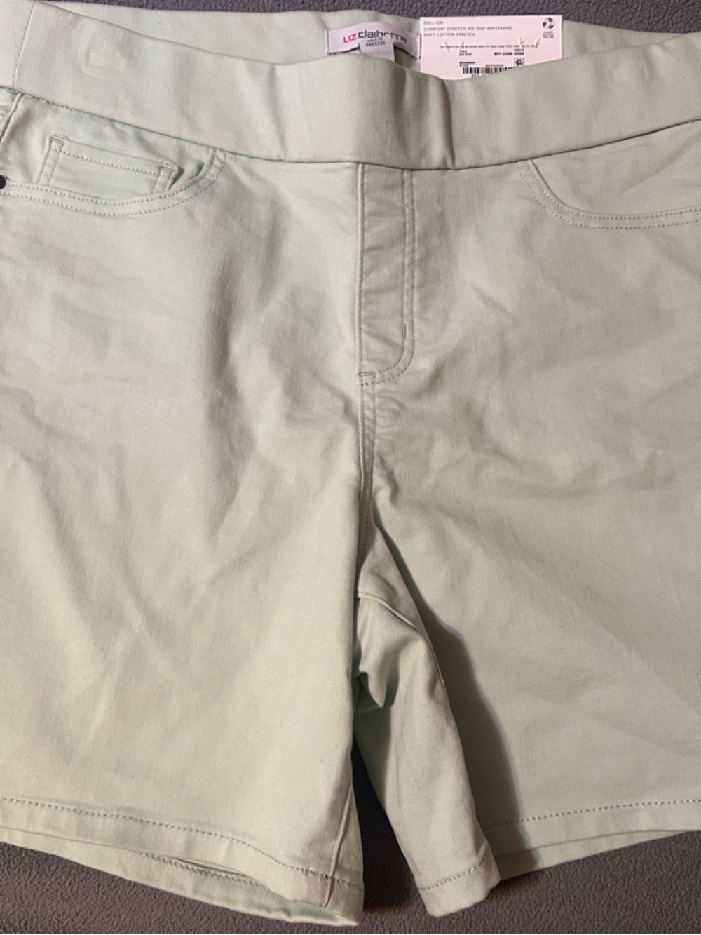 Liz Claiborne Mint Green Casual Women's Shorts - size 14 mid-rise pull on Size14